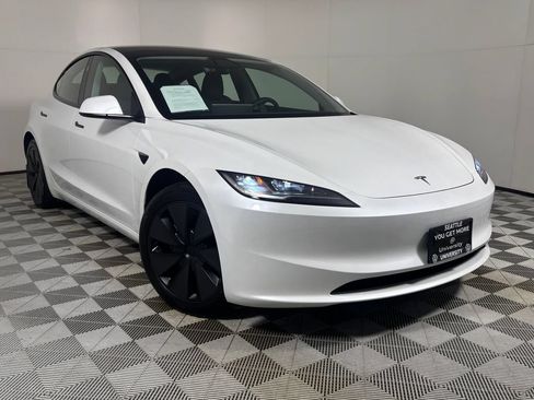 Used 2024 Tesla Model 3 Standard Range RWD image 1