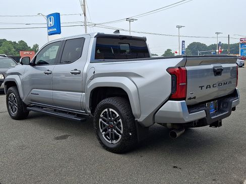 Used 2024 Toyota Tacoma TRD Sport w/ TRD Sport Premium Package AWD/4WD image 6