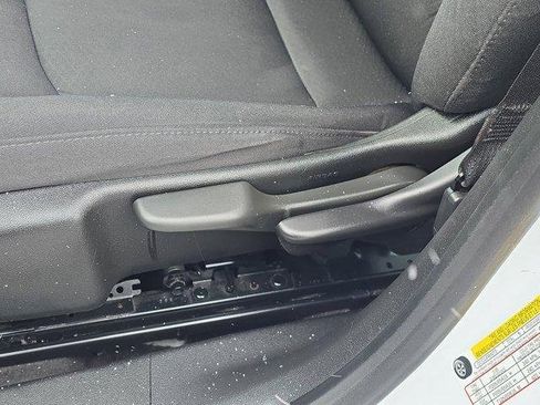 Used 2021 Chevrolet Malibu LS image 17