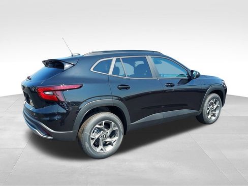 New 2026 Chevrolet Trax LT w/ Driver Confidence Package FWD image 5