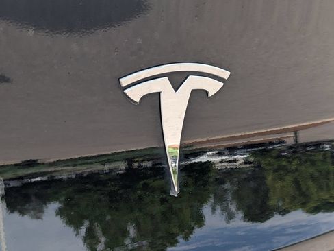 Used 2023 Tesla Model Y Long Range AWD/4WD image 13