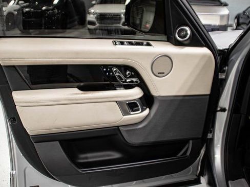 Used 2018 Land Rover Range Rover HSE image 12