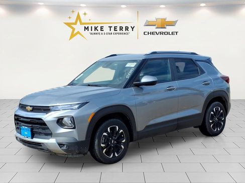 Used 2023 Chevrolet TrailBlazer LT w/ Convenience Package FWD image 1