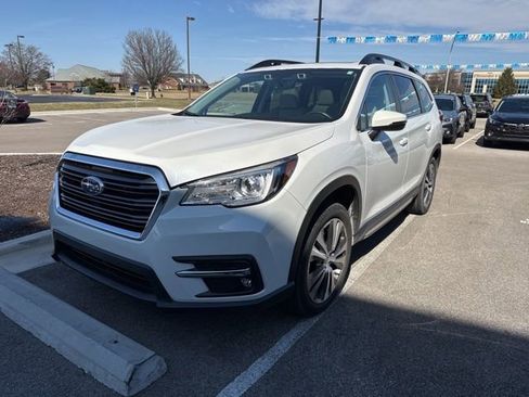 Used 2022 Subaru Ascent Limited w/ Technology Package image 2