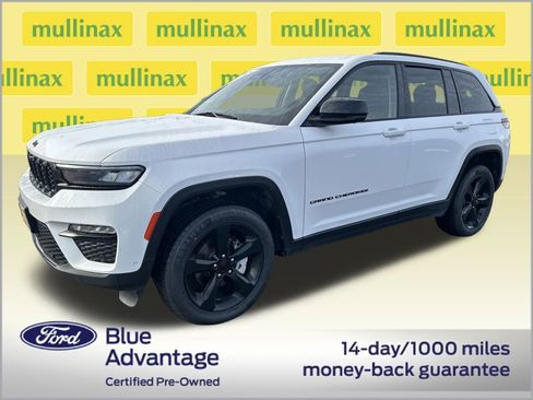 Used 2023 Jeep Grand Cherokee Limited w/ Luxury Tech Group II image 12