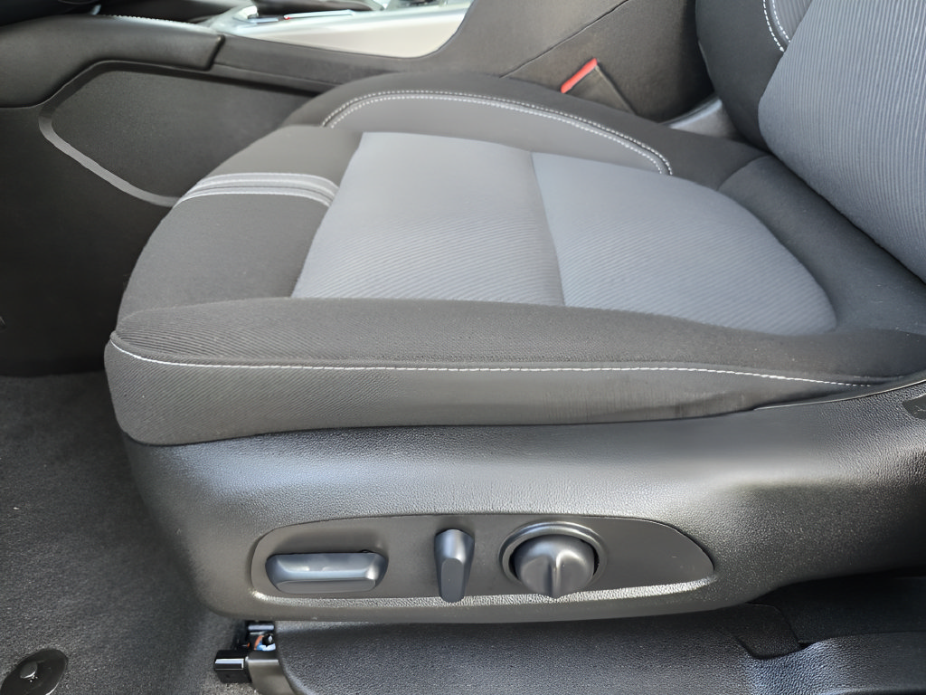 Used 2024 Chevrolet Blazer LT w/ Convenience Package FWD image 21
