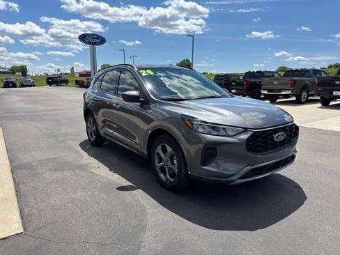 Used 2024 Ford Escape ST-Line w/ Tech Pack #1 AWD/4WD image 7