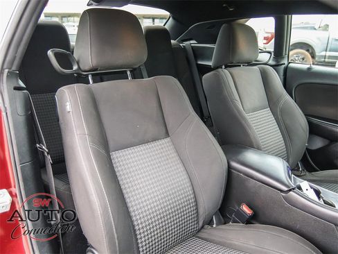 Used 2020 Dodge Challenger SXT image 12