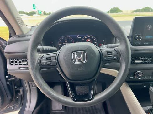 Certified 2023 Honda Accord EX image 17