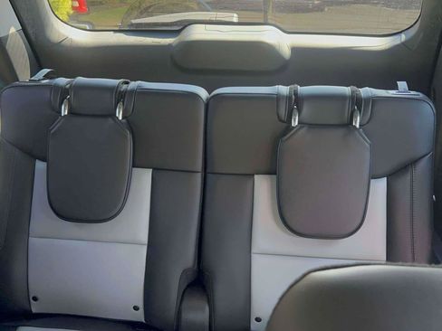 Used 2023 Ford Explorer XLT w/ Equipment Group 202A image 29