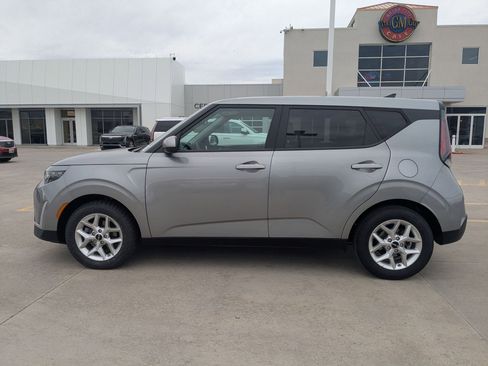 Certified 2024 Kia Soul LX w/ Option Group 015 image 2