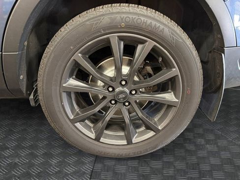 Used 2019 Ford Explorer XLT w/ Equipment Group 202A AWD/4WD image 14