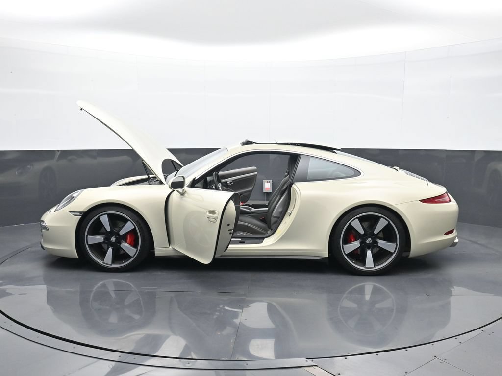 Certified 2014 Porsche 911 50th Anniversary Edition RWD image 26