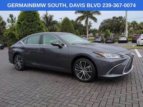 Used 2024 Lexus ES 350 w/ Premium Package FWD image 3