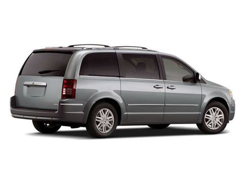 Used 2008 Chrysler Town & Country Touring FWD image 2