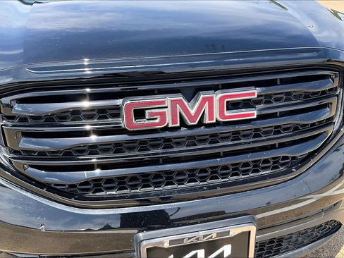 Used 2019 GMC Acadia SLT w/ Black Edition FWD image 33