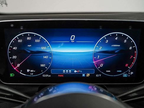 Used 2025 Mercedes-Benz GLC 300 4MATIC image 26