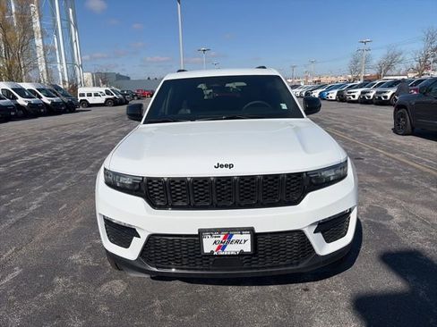 New 2025 Jeep Grand Cherokee Limited w/ Black Appearance Package image 9