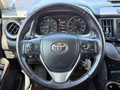 Used 2017 Toyota RAV4 XLE FWD image 19