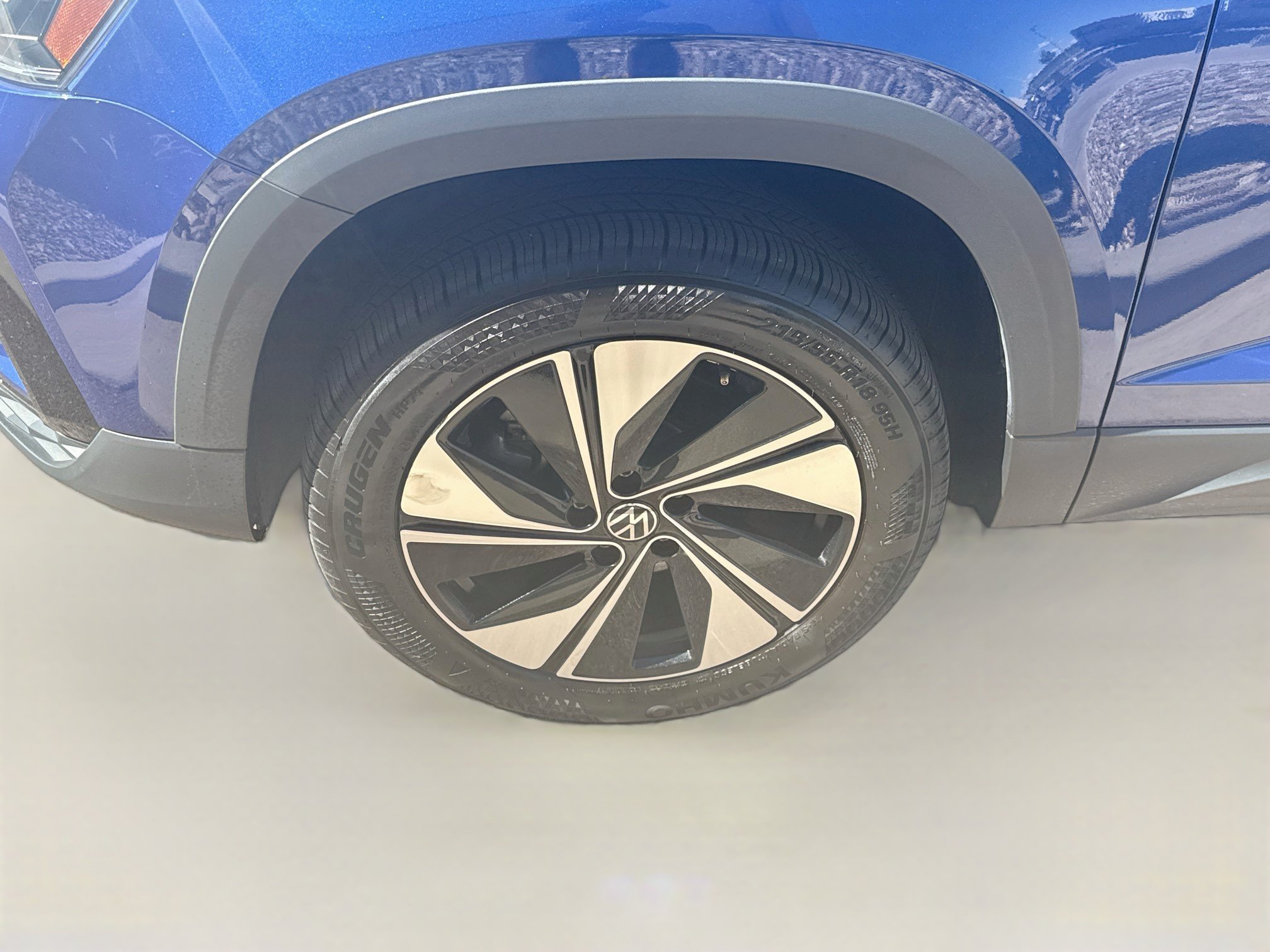 Used 2024 Volkswagen Taos SE AWD/4WD image 11