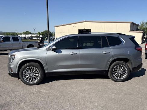 Used 2025 GMC Acadia Denali w/ LPO, Floor Liner Package image 4