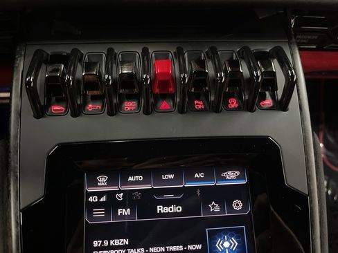 Used 2020 Lamborghini Huracan EVO image 27