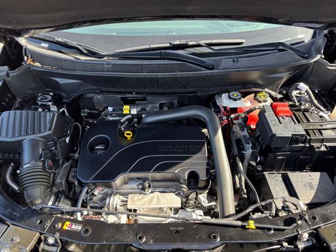 Used 2025 Chevrolet Equinox LT FWD image 32