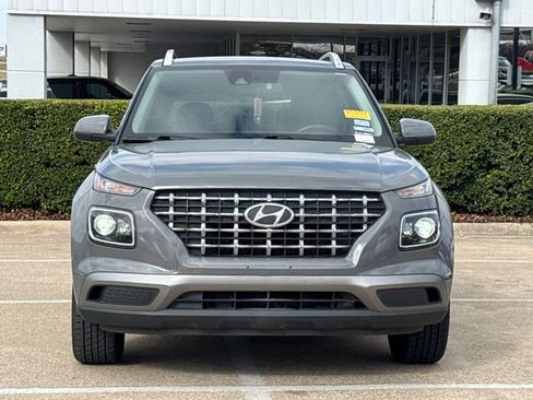 Used 2020 Hyundai Venue SEL w/ Convenience + Premium Package image 3