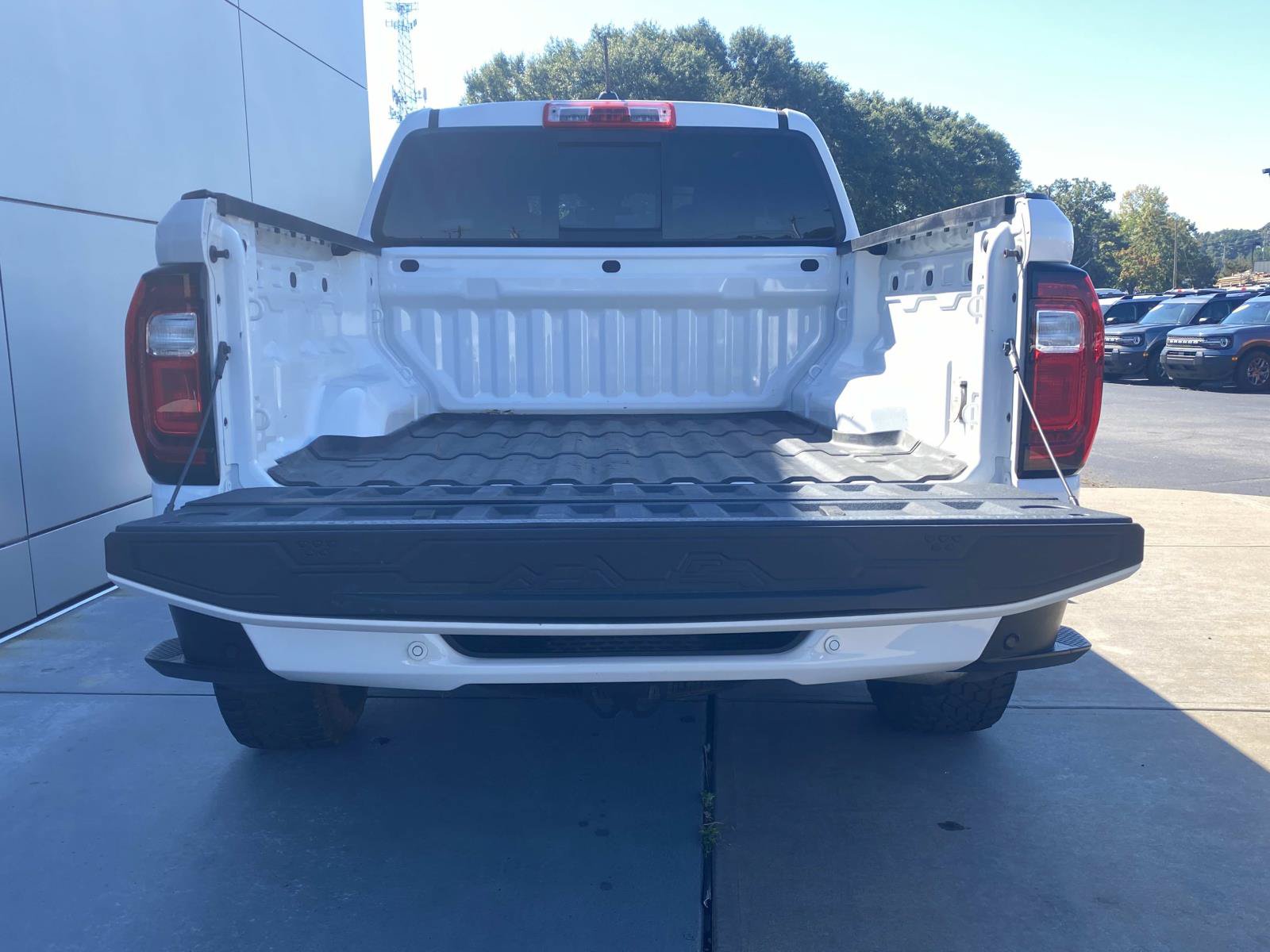 Used 2024 GMC Canyon AT4 w/ Canyon Safety Plus Package AWD/4WD image 8