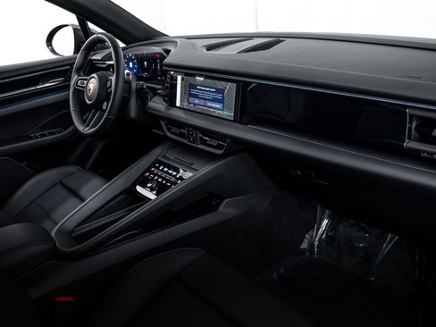 New 2026 Porsche Macan 4 Electric AWD/4WD image 12