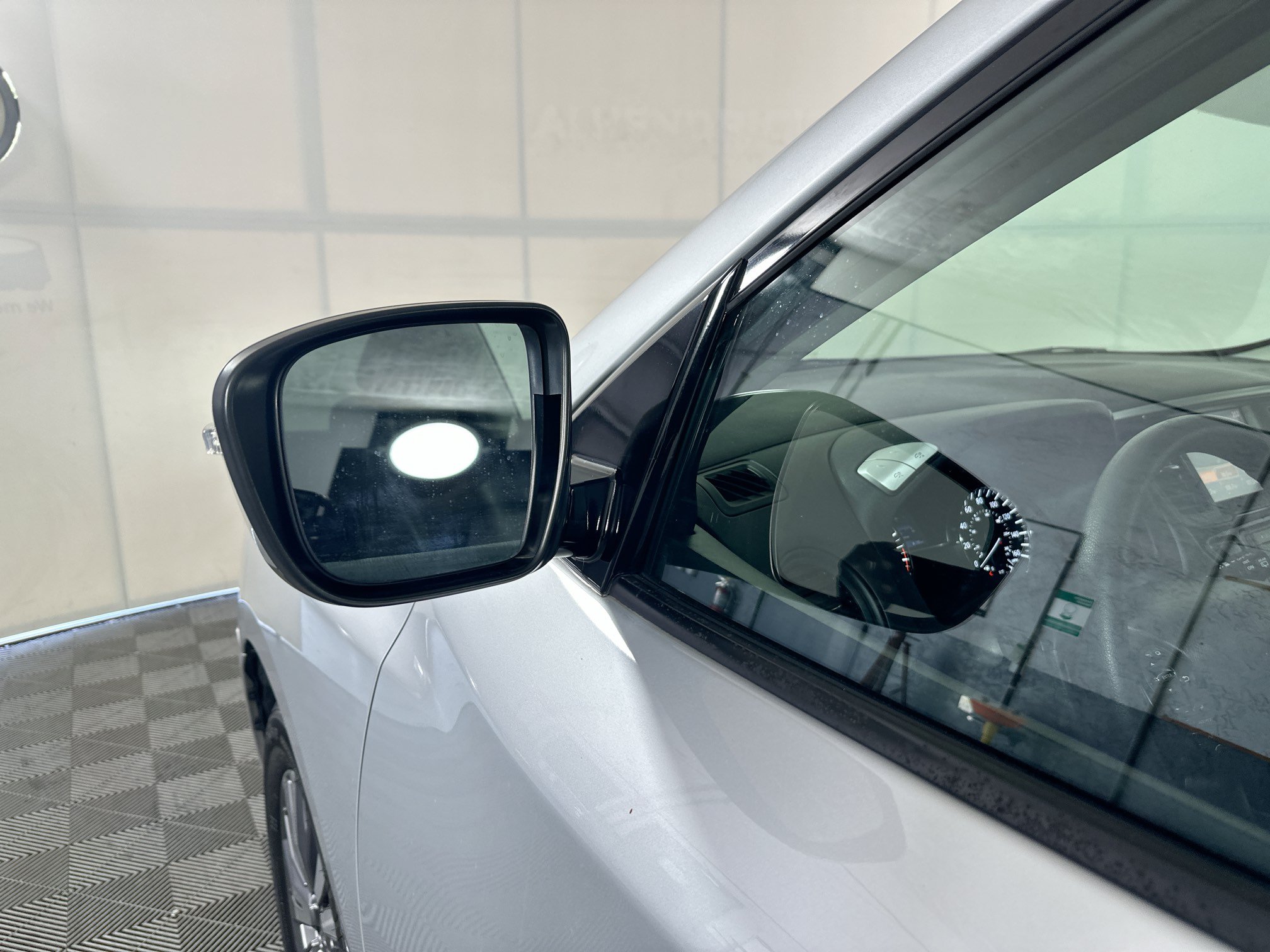 Used 2020 Nissan Pathfinder S FWD image 10
