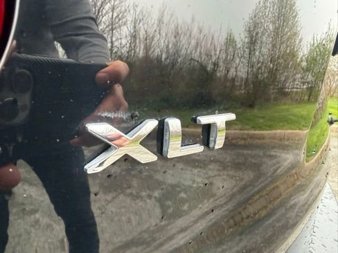 Used 2016 Ford Explorer XLT w/ Equipment Group 202A image 5