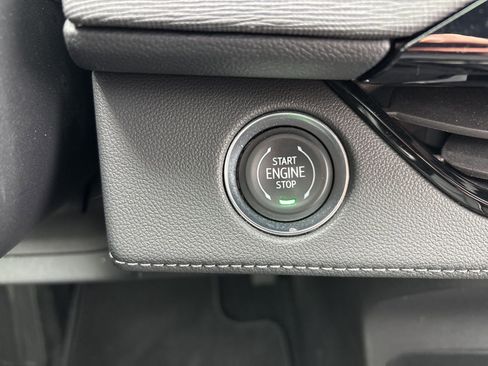 Certified 2025 Buick Enclave Sport Touring w/ LPO, All-Weather Package image 31