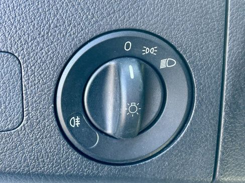 Used 2015 Mercedes-Benz Sprinter 2500 w/ Driver Comfort Package image 20