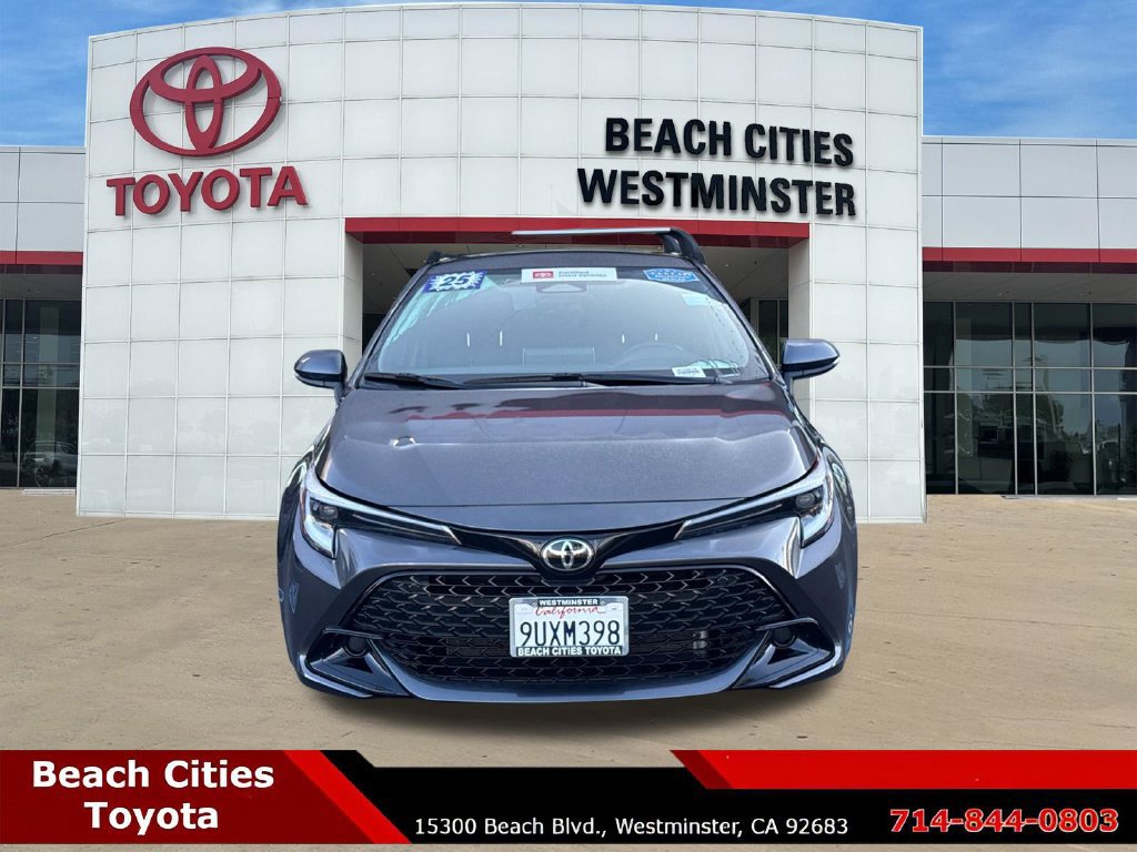 Certified 2025 Toyota Corolla SE w/ SE Package FWD image 3