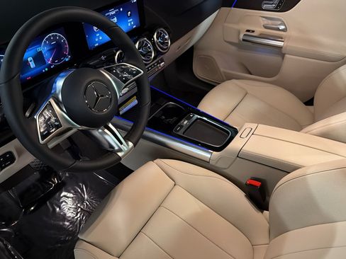 New 2026 Mercedes-Benz GLA 250 4MATIC image 9