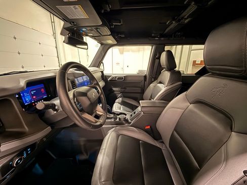 Used 2024 Ford Bronco Black Diamond image 16