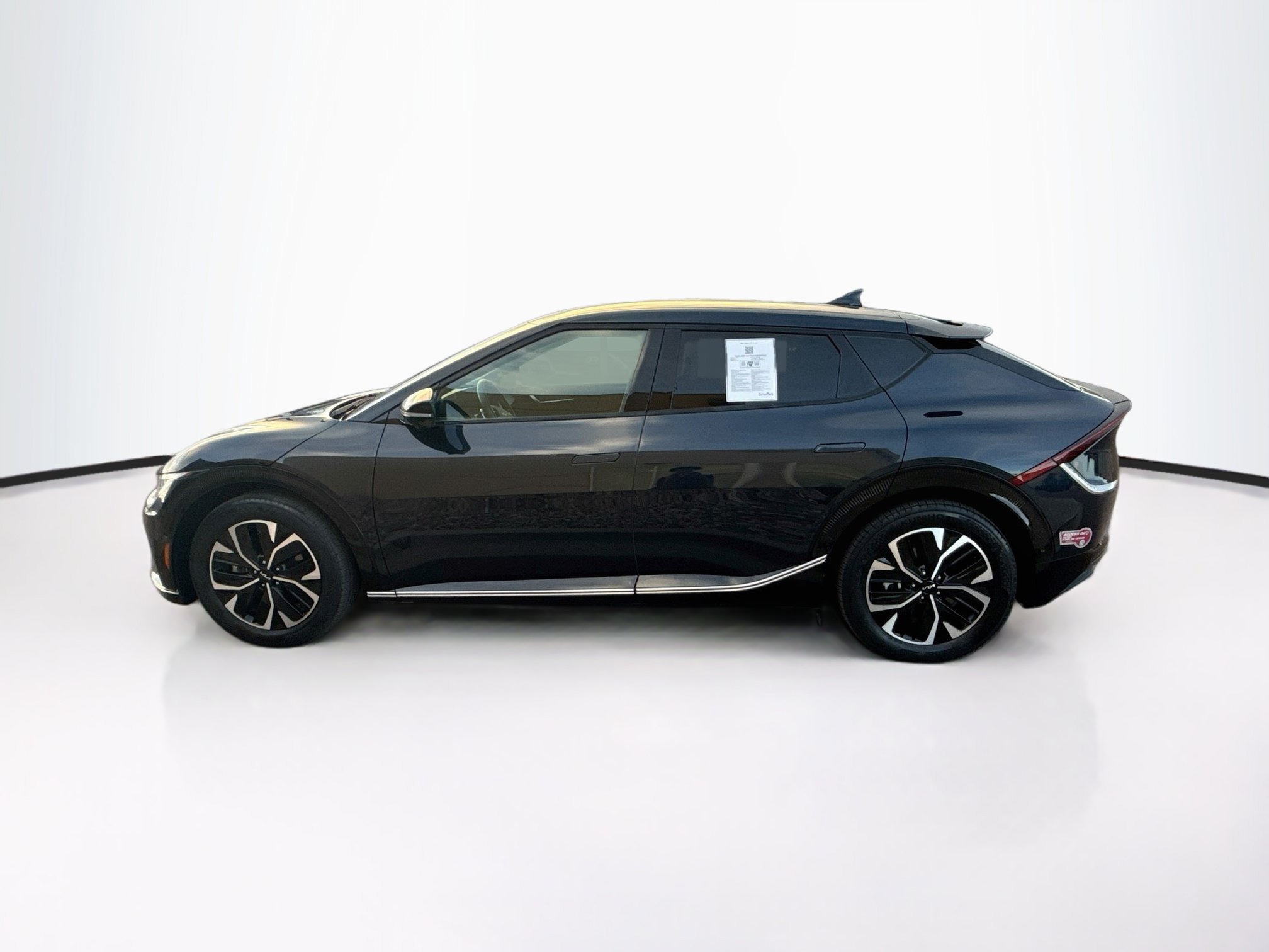 Used 2023 Kia EV6 Wind w/ Wind Technology Package AWD/4WD image 4