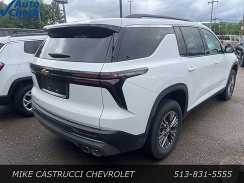 Used 2026 Chevrolet Traverse LT AWD/4WD image 3