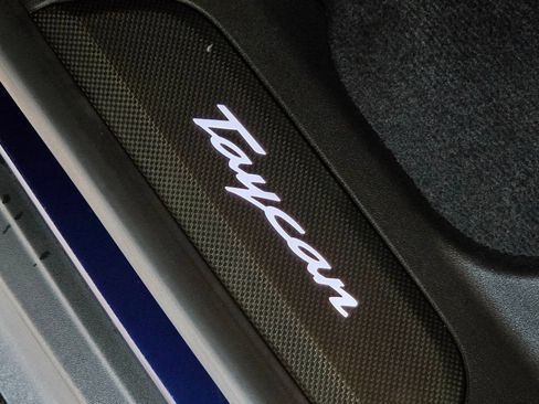 Used 2020 Porsche Taycan Turbo S AWD/4WD image 30