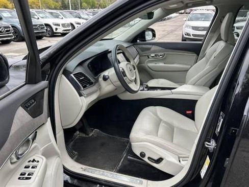 Used 2023 Volvo XC90 B5 Plus w/ Protection Package Premier AWD/4WD image 6