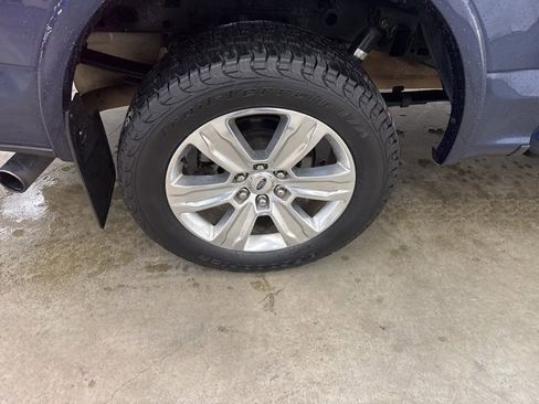 Used 2015 Ford F150 Platinum w/ Equipment Group 701A Luxury image 26