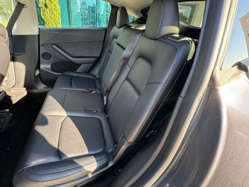 Used 2024 Tesla Model Y 2WD image 11