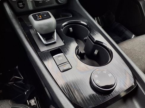 Certified 2024 Nissan Rogue SV AWD/4WD image 11
