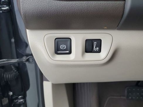 Used 2018 GMC Acadia Denali w/ Technology Package AWD/4WD image 34