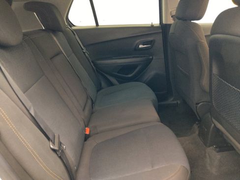 Used 2020 Chevrolet Trax LS FWD image 19