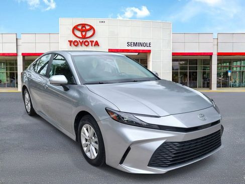 Used 2025 Toyota Camry LE FWD image 2