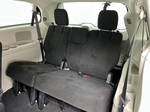 Used 2012 Dodge Grand Caravan SXT image 11