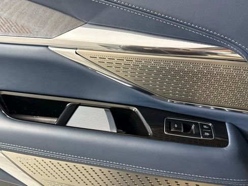 New 2025 Cadillac Escalade IQ Luxury 2 AWD/4WD image 29