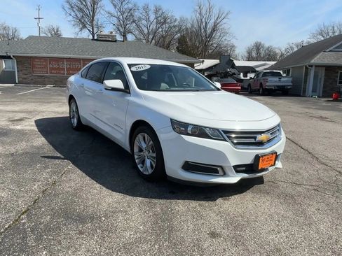 Used 2015 Chevrolet Impala LT w/ Convenience Package image 2